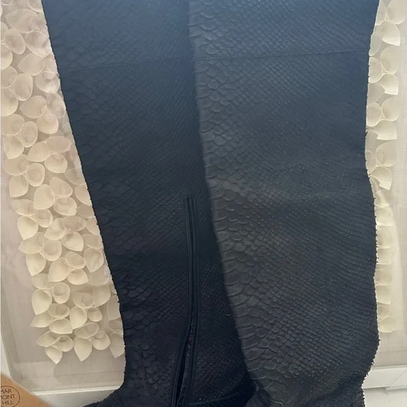 Zara Black Python Knee-High Boots - Picture 2 of 3